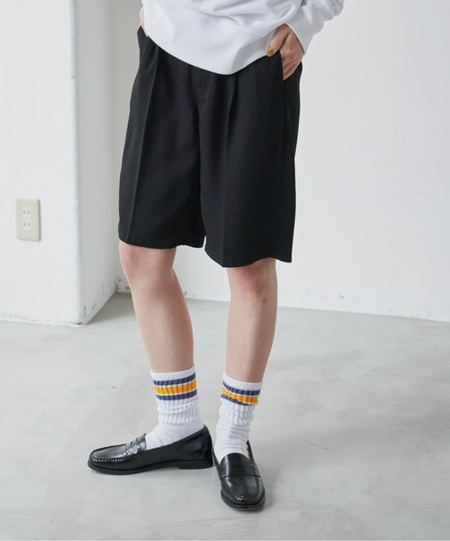 Auntie Rosa Holiday(アンティローザホリデー)の「タックショートパンツ(その他パンツ・レディース・ブラック/ネイビー・SMALL/MEDIUM)」の4枚目の写真