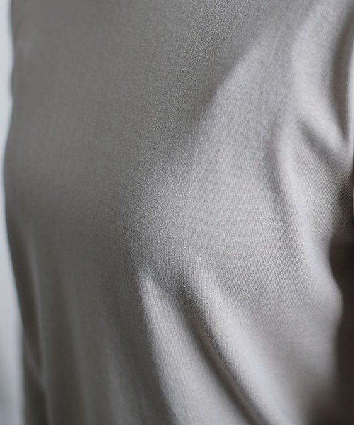 ElegChic（エレグシック）の「フライスボートネック ロング スリーブシャツ 長袖 （Tシャツ/カットソー・レディース・マジェンタ/ライトブルーグレー/チャコールグレー/杢グレー/ネイビー/ブラック/グレイッシュベージュ/ホワイト/カーキ・3L/4L/L/M/XL）」の14枚目の写真