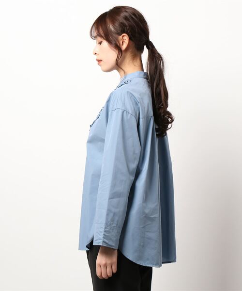 PICCIN（ピッチン）の「フロントフリルブラウス（シャツ/ブラウス・レディース・ベージュ/オフホワイト/サックスブルー・M）」の4枚目の写真