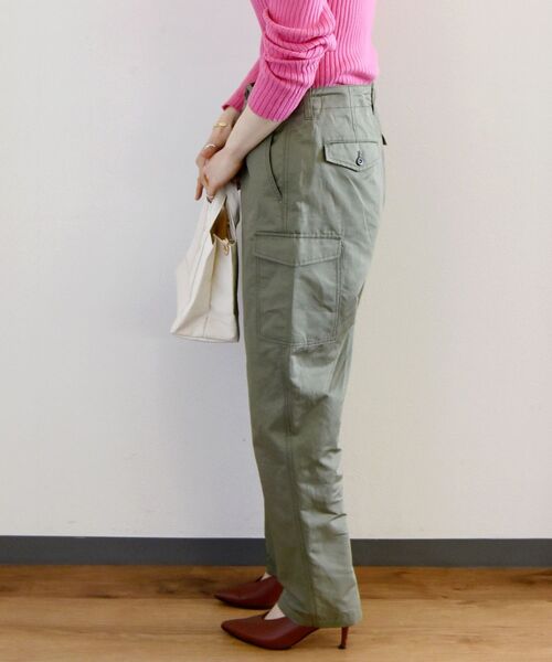 SHIPS any(シップス エニィ)の「SHIPS any:〈ウォッシャブル〉スマート カーゴ ロングパンツ◇(カーゴパンツ・レディース・ネイビー/カーキ・40/38/36)」の17枚目の写真