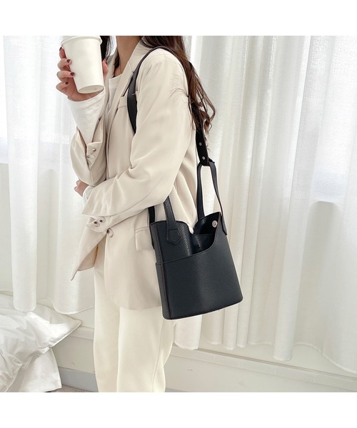 lala Born（ララボーン）の「2wayバケツ型バッグ（ハンドバッグ・レディース・ブラック/カーキ/ブラウン/ホワイト・FREE）」の5枚目の写真