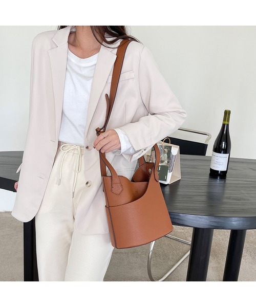 lala Born（ララボーン）の「2wayバケツ型バッグ（ハンドバッグ・レディース・ブラック/カーキ/ブラウン/ホワイト・FREE）」の7枚目の写真