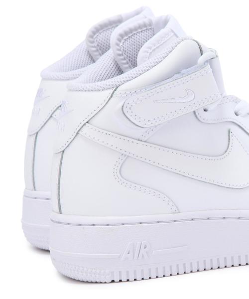 NIKE(ナイキ)の「NIKE エアフォース1MID GS(スニーカー・レディース・ホワイト・24.5cm/24cm/25cm/23.5cm/23cm)」の3枚目の写真