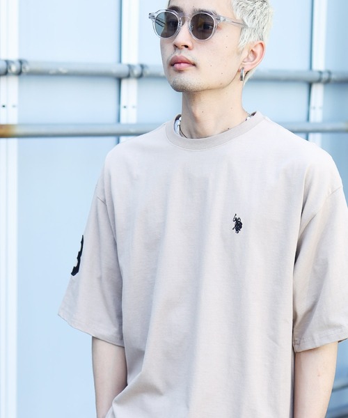 U.S. POLO ASSN.(ユーエスポロアッスン)の「U.S. POLO ASSN. / ユーエスポロアッスン 別注 コラボ ビッグシルエット オーバーサイズ 半袖 Tシャツ(Tシャツ/カットソー・メンズ・ホワイト/ブラック/ダークグリーン/ネイビー/ライトベージュ/グリーン系その他/ホワイト系その他/ベージュ系その他/ブラック系その他/ブルー系その他/グレー系その他3/チャコール/グレー系その他2/グリーン系その他3/ブラック系その他2/ブルー系その他2/ブルー系その他3/ホワイト系その他2/ホワイト系その他4/ブルー系その他4/ホワイト系その他3/ブラック系その他4/ベージュ系その他2/グリーン系その他2/ブラック系その他3/ベージュ系その他3/ホワイト系その他5/ブラック系その他5・MEDIUM/LARGE/X-LARGE)」の17枚目の写真