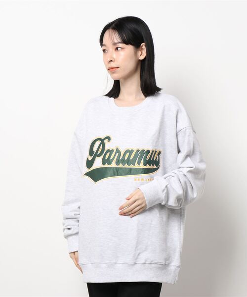 VIBGYOR(ヴィブジョー)の「【CHICHI】PARAMUS LOGO / パラマス ロゴ 配色刺繍 クルーネック スウェット(スウェット・レディース・イエロー/ブルー/グレー系その他・FREE)」の1枚目の写真