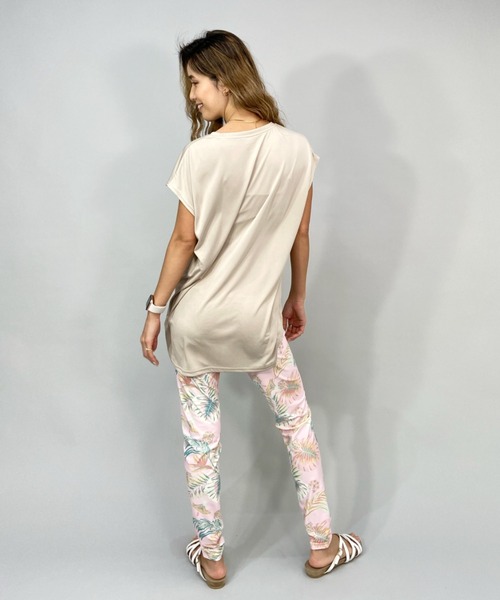 ROXY(ロキシー)の「ROXY/ロキシー 水陸両用/ロング丈/ボタニカル柄ロゴTシャツ/ラッシュガードTシャツ RLY222030(Tシャツ/カットソー・レディース・ブラック/ベージュ/ピンク・M/L)」の7枚目の写真