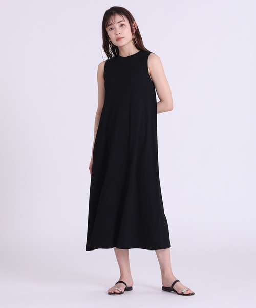 INED CLARO(イネドクラロ)の「テレコノースリーブワンピース(ワンピース・レディース・ブラック/カーキ・フリー)」の1枚目の写真