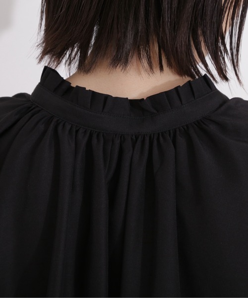 NATURAL BEAUTY BASIC(ナチュラルビューティーベーシック)の「チュニックフレアーブラウス(シャツ/ブラウス・レディース・ブラック/オフホワイト/レッド・SMALL/MEDIUM)」の19枚目の写真