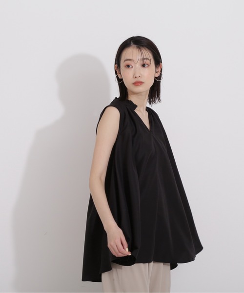 NATURAL BEAUTY BASIC(ナチュラルビューティーベーシック)の「チュニックフレアーブラウス(シャツ/ブラウス・レディース・ブラック/オフホワイト/レッド・SMALL/MEDIUM)」の11枚目の写真