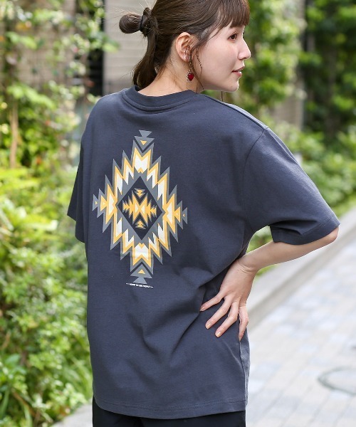 POWER TO THE PEOPLE(パワートゥーザピープル)の「【ユニセックス】moving オルテガプリントTシャツ(Tシャツ/カットソー・メンズ・ホワイト/ブラック・LARGE/MEDIUM)」の1枚目の写真
