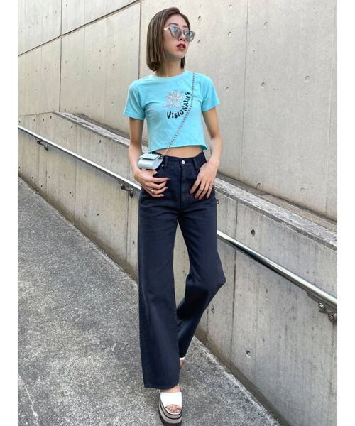 EMODA(エモダ)の「ショートボックスロゴTシャツ(Tシャツ/カットソー・レディース・ブラック/ホワイト/ブルー/ブラウン・FREE)」の6枚目の写真