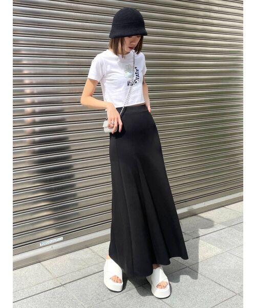 EMODA(エモダ)の「ショートボックスロゴTシャツ(Tシャツ/カットソー・レディース・ブラック/ホワイト/ブルー/ブラウン・FREE)」の9枚目の写真