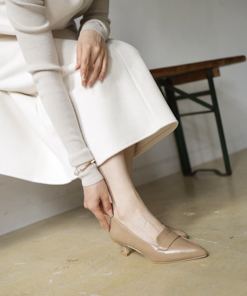 SESTO(セスト)の「ミドルヒールポインテッドトゥローファーパンプス(パンプス・レディース・ブラック/ベージュ/アイボリー・22.5cm/23.5cm/24.5cm/23.0cm/24.0cm/25.0cm)」の1枚目の写真