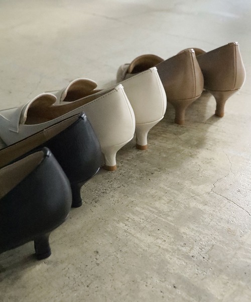 SESTO(セスト)の「ミドルヒールポインテッドトゥローファーパンプス(パンプス・レディース・ブラック/ベージュ/アイボリー・22.5cm/23.5cm/24.5cm/23.0cm/24.0cm/25.0cm)」の5枚目の写真