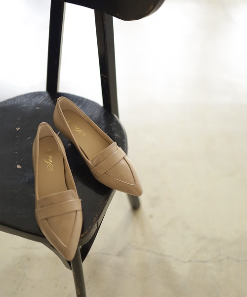 SESTO(セスト)の「ミドルヒールポインテッドトゥローファーパンプス(パンプス・レディース・ブラック/ベージュ/アイボリー・22.5cm/23.5cm/24.5cm/23.0cm/24.0cm/25.0cm)」の8枚目の写真