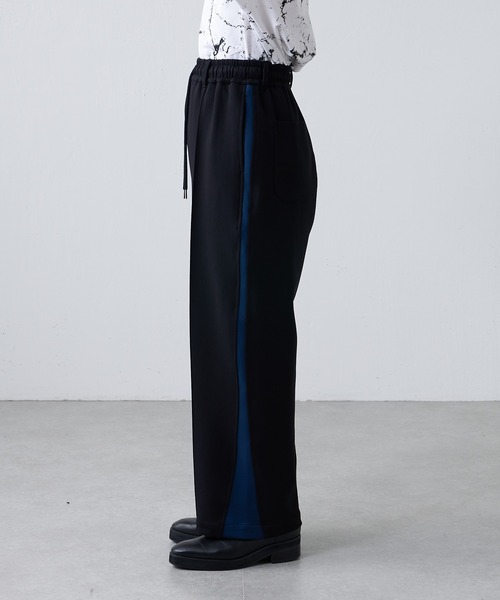 Lui's(ルイス)の「【Neucon / ニューコン】 ワイド トラックパンツ(スウェットパンツ・メンズ・ブラック/ブラウン・1/2)」の11枚目の写真