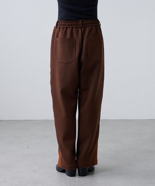 Lui's(ルイス)の「【Neucon / ニューコン】 ワイド トラックパンツ(スウェットパンツ・メンズ・ブラック/ブラウン・1/2)」の18枚目の写真