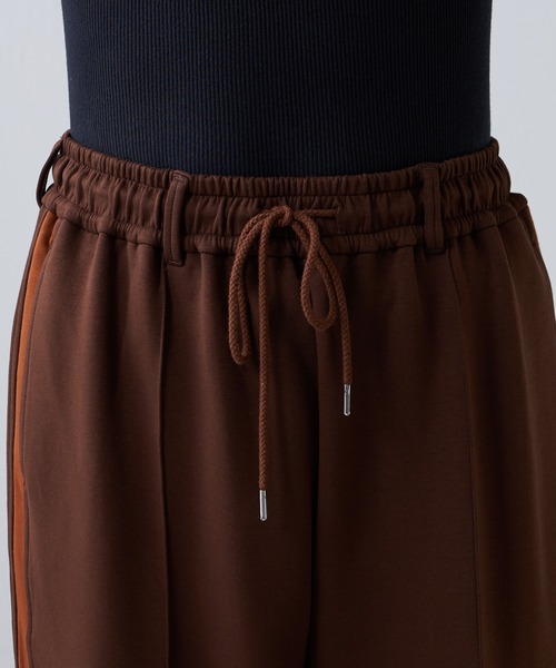 Lui's(ルイス)の「【Neucon / ニューコン】 ワイド トラックパンツ(スウェットパンツ・メンズ・ブラック/ブラウン・1/2)」の3枚目の写真