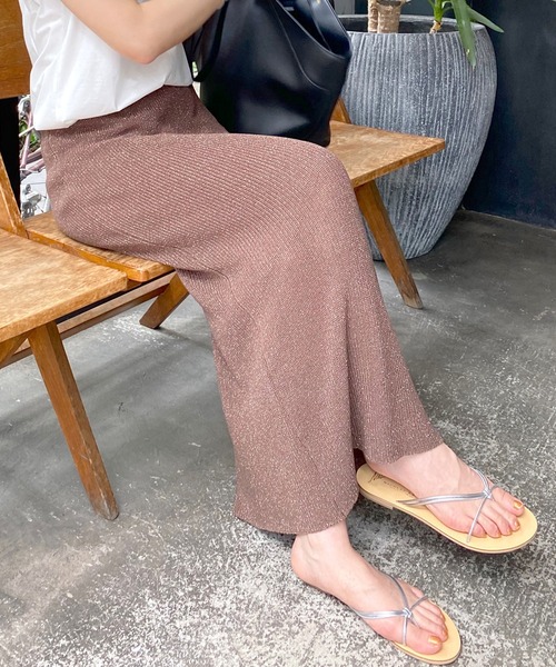 SHENERY（シーナリー）の「ラメニットロングスカート（スカート・レディース・ライトグレー/ブラウン/ブラック・FREE）」の16枚目の写真