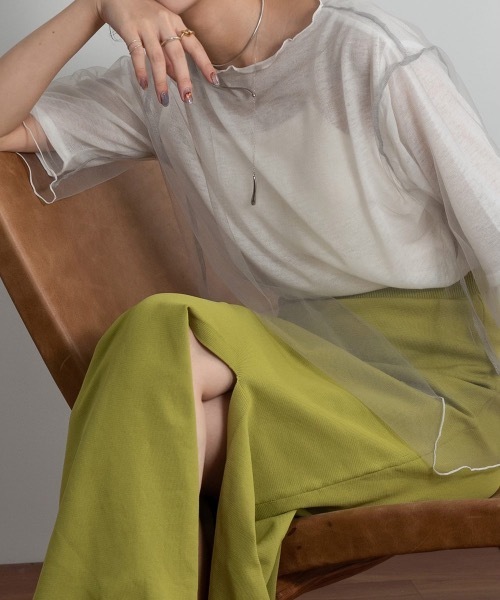 Amiur（エミレ）の「tulle docking soft touch tops（Tシャツ/カットソー・レディース・アイボリー/ベージュ/グレー・FREE）」の2枚目の写真