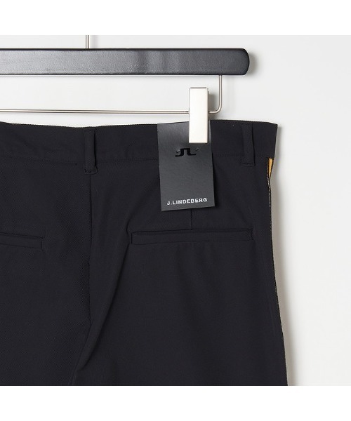 J.LINDEBERG（ジェイリンドバーグ）の「【J.LINDEBERG/GOLF】サイドラインパンツハーフパンツ（その他パンツ）」 WEAR