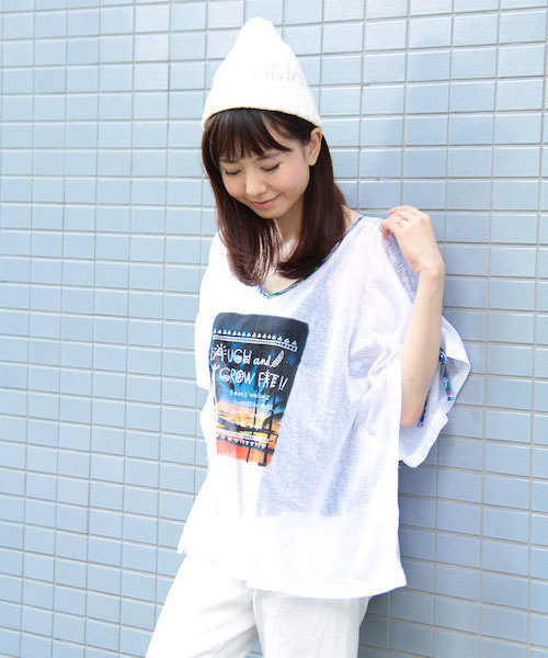 チチカカ（チチカカ）の「サンセットクリアーポンチョ　　　　　　　　　　　（Tシャツ/カットソー・レディース・ホワイト/レッド/ネイビー・FREE）」の2枚目の写真