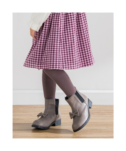 BeBe（ベベ）の「BeBe/合皮リボンブーツ(16~21cm)（ブーツ・キッズ・グレー/ブラウン・18/19/20/21/16/17）」の13枚目の写真