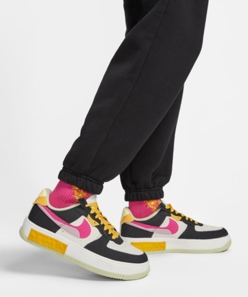 NIKE（ナイキ）の「【NIKE】AS W NSW HR PANT OS（スウェットパンツ・レディース・ブラック・MEDIUM/SMALL）」の4枚目の写真