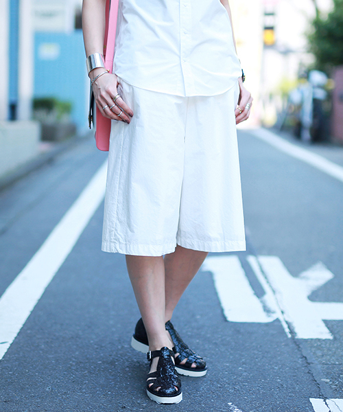 Ray BEAMS(レイビームス)の「Ray BEAMS / フレアー ガウチョパンツ(その他パンツ・レディース・オフホワイト/ブラック/ネイビー・1/0)」の1枚目の写真