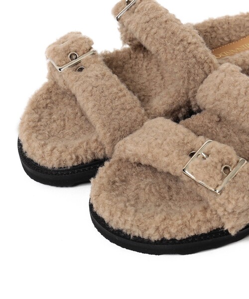 CAMINANDO（カミナンド）の「CAMINANDO / 2ストラップ ボアサンダル（サンダル・レディース・グレイッシュベージュ/チャコールグレー・6/7/8/9）」の7枚目の写真