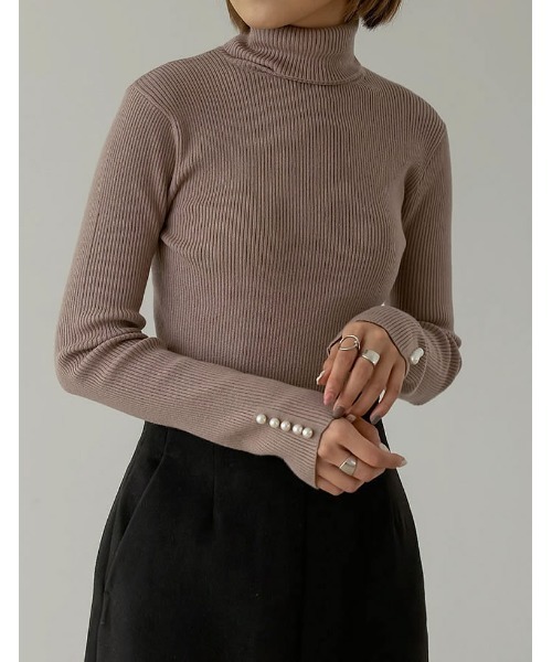 [WINTERCOLLECTION]袖パール付きリブニットタートルネックトップス