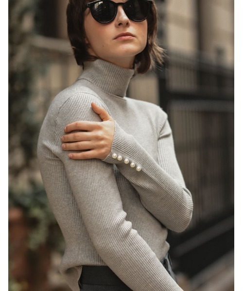 [WINTERCOLLECTION]袖パール付きリブニットタートルネックトップス