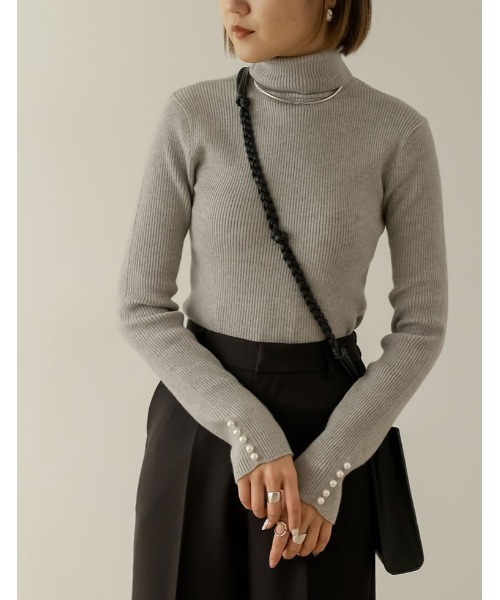 [WINTERCOLLECTION]袖パール付きリブニットタートルネックトップス