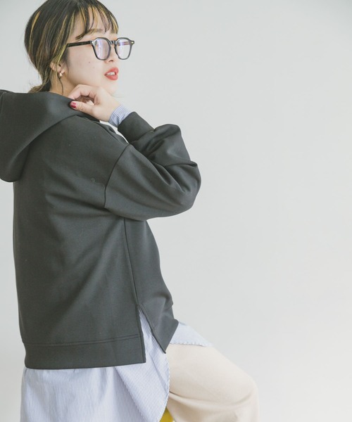 ITEMS URBANRESEARCH（アイテムズ アーバンリサーチ）の「ライトダンボールパーカー（パーカー・レディース・グレー系その他/ブラック/ブラウン/ブルー・FREE）」の2枚目の写真