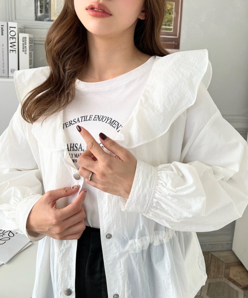 moment+（モーメントプラス）の「シアーナイロンワッシャーフリルマウンテンパーカー（マウンテンパーカー・レディース・ブラック/カーキ/オフホワイト・M）」の4枚目の写真