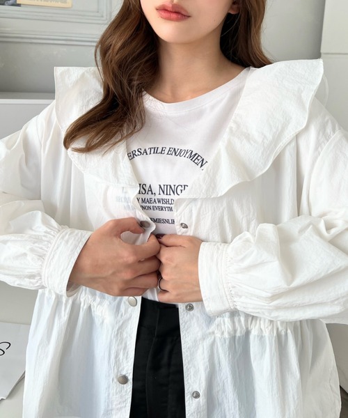 moment+（モーメントプラス）の「シアーナイロンワッシャーフリルマウンテンパーカー（マウンテンパーカー・レディース・ブラック/カーキ/オフホワイト・M）」の5枚目の写真