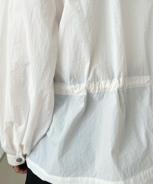 moment+（モーメントプラス）の「シアーナイロンワッシャーフリルマウンテンパーカー（マウンテンパーカー・レディース・ブラック/カーキ/オフホワイト・M）」の16枚目の写真