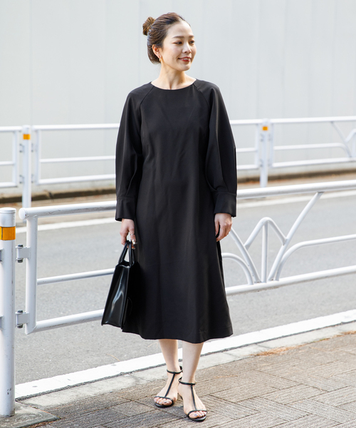B.C STOCK（ベーセーストック）の「ダブルクロスボリュームスリーブワンピース（ワンピース・レディース・ブラック/ベージュ・FREE）」の4枚目の写真