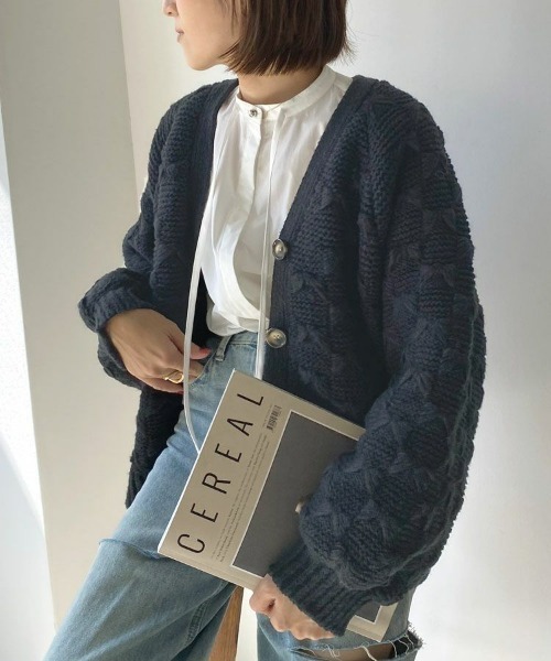 DONOBAN(ドノバン)の「りぼん編みニットカーディガン(カーディガン/ボレロ・レディース・ブラック/ラベンダー/アイボリー・F)」の1枚目の写真