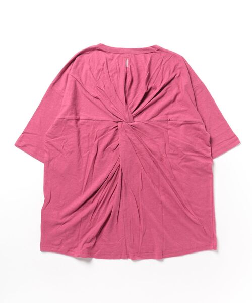 TOBILA（トビラ）の「綿麻天竺バックツイストクルーネックTシャツ（Tシャツ/カットソー・レディース・スミクロ/ピンク/ホワイト/ブラウン・M）」の5枚目の写真
