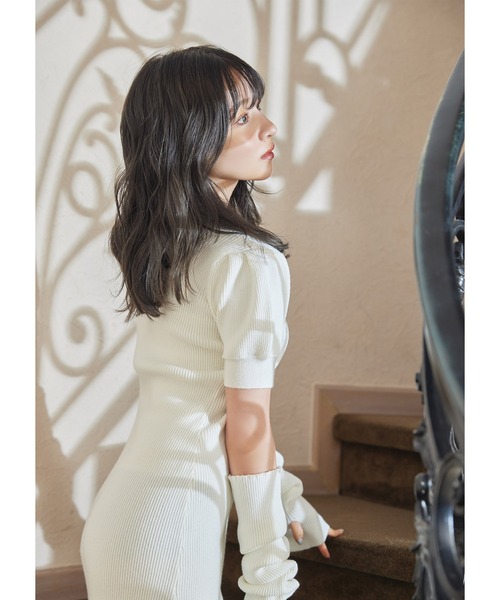 ANDGEEBEE（アンジービー）の「アームカバーミニニットワンピ（ワンピース・レディース・ブラック/アイボリー・MEDIUM）」の7枚目の写真