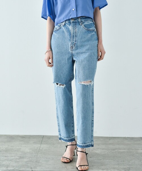 CODE A(コードエー)の「【NEEDBY heritage】 LISA highrise tapered denim(デニムパンツ・レディース・ライトブルー・23/24/25/26)」の1枚目の写真