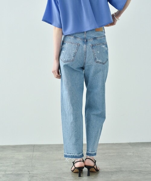CODE A(コードエー)の「【NEEDBY heritage】 LISA highrise tapered denim(デニムパンツ・レディース・ライトブルー・23/24/25/26)」の4枚目の写真