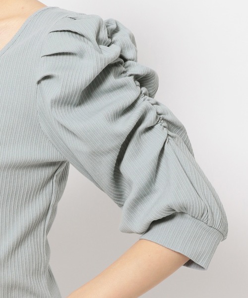 mysty woman(ミスティウーマン)の「パワショル2WAYテレコプルオーバー 907305(Tシャツ/カットソー・レディース・ライトブルー/ブラック/ホワイト系その他/ブラック系その他/オフホワイト・FREE)」の21枚目の写真