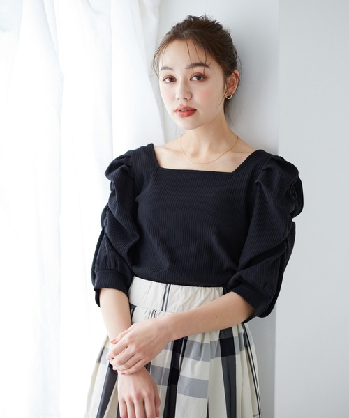mysty woman(ミスティウーマン)の「パワショル2WAYテレコプルオーバー 907305(Tシャツ/カットソー・レディース・ライトブルー/ブラック/ホワイト系その他/ブラック系その他/オフホワイト・FREE)」の10枚目の写真