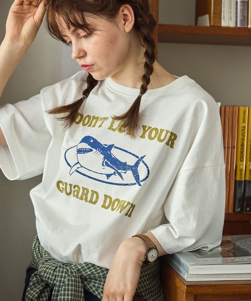MONO-MART LADY'S(モノマートレディース)の「ヴィンテージライクアニマルグラフィックTシャツ(Tシャツ/カットソー・レディース・ホワイト系/アイボリー系/オフホワイト/オートミール・FREE)」の6枚目の写真