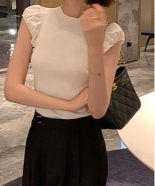 ibeul_(イベール)の「袖ギャザーコンパクトニットトップス(Tシャツ/カットソー・レディース・ラベンダー/ホワイト/ピンク/ブラック・FREE)」の5枚目の写真