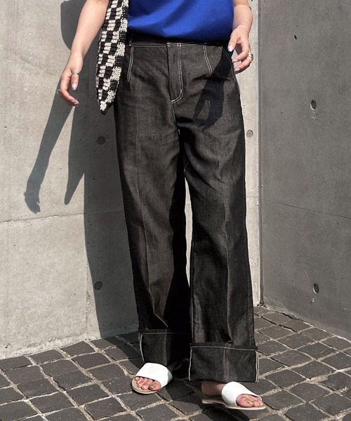 Liyoca（リヨカ）の「【Liyoca】シャンブレーデニムパンツ -手洗い可-（デニムパンツ・レディース・ネイビー/ブラック・36）」の2枚目の写真