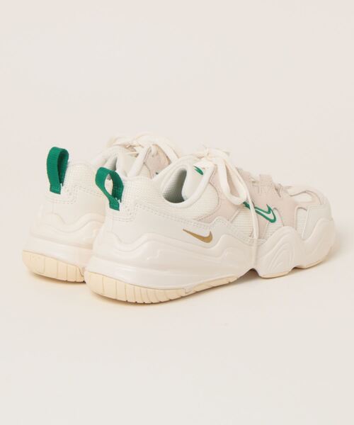 NIKE（ナイキ）の「【NIKE】TECH HERA（スニーカー・レディース・アイボリー・22.5cm/23cm/23.5cm/24cm/24.5cm/25cm）」の3枚目の写真