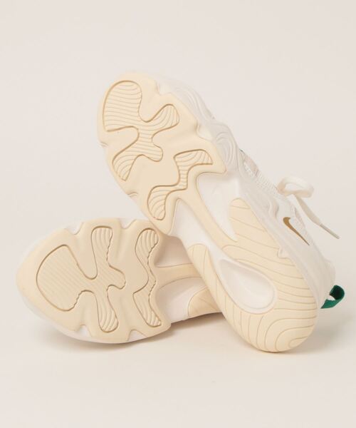 NIKE（ナイキ）の「【NIKE】TECH HERA（スニーカー・レディース・アイボリー・22.5cm/23cm/23.5cm/24cm/24.5cm/25cm）」の2枚目の写真
